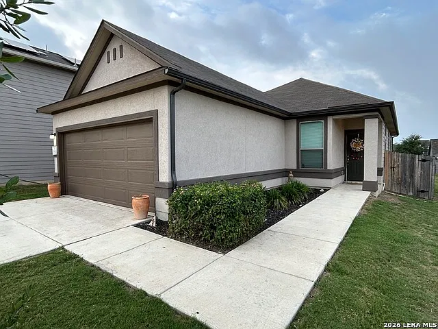 3 bed, 2.0 bath, 1377 sqft, $1,900 — Photo 3