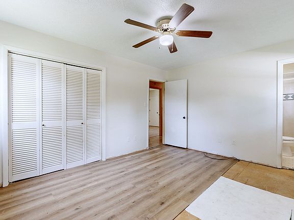 4th image of 602 Holiday Park Dr