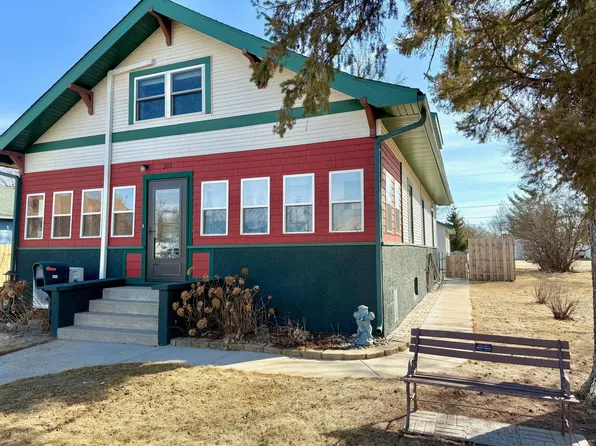 305 W Broadway, Little Falls, MN 56345