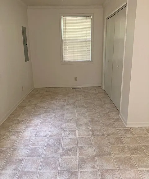 Kitchen eating area/small office
Laundry behind the folding doors