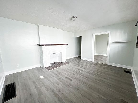 5th image of 3626 N Illinois St