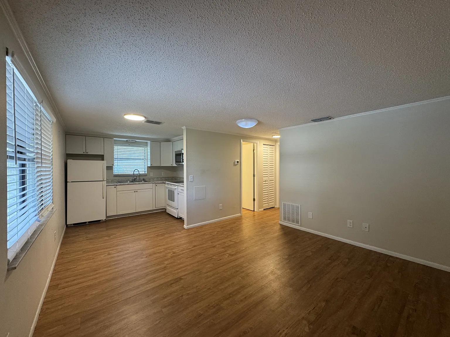 207ShoreTA - 250-MAI — Photo 3