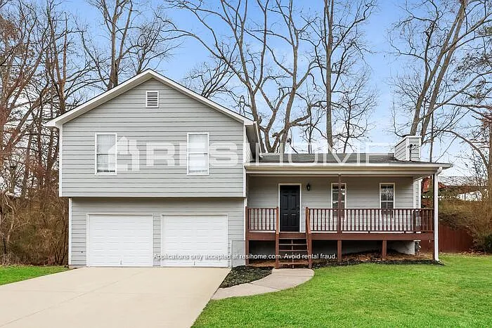 225 Campbell Dr — Photo 1