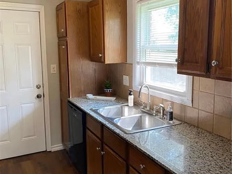 9316 Greystone Ave — Photo 9
