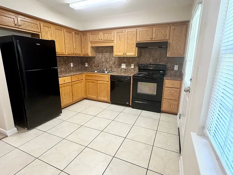 1100 Pine St #L — Photo 4