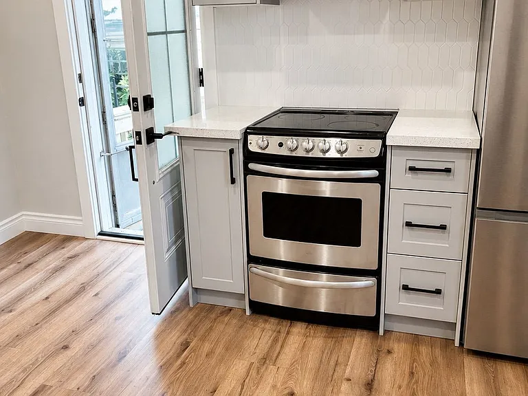 81 Curtis St #4 — Photo 7