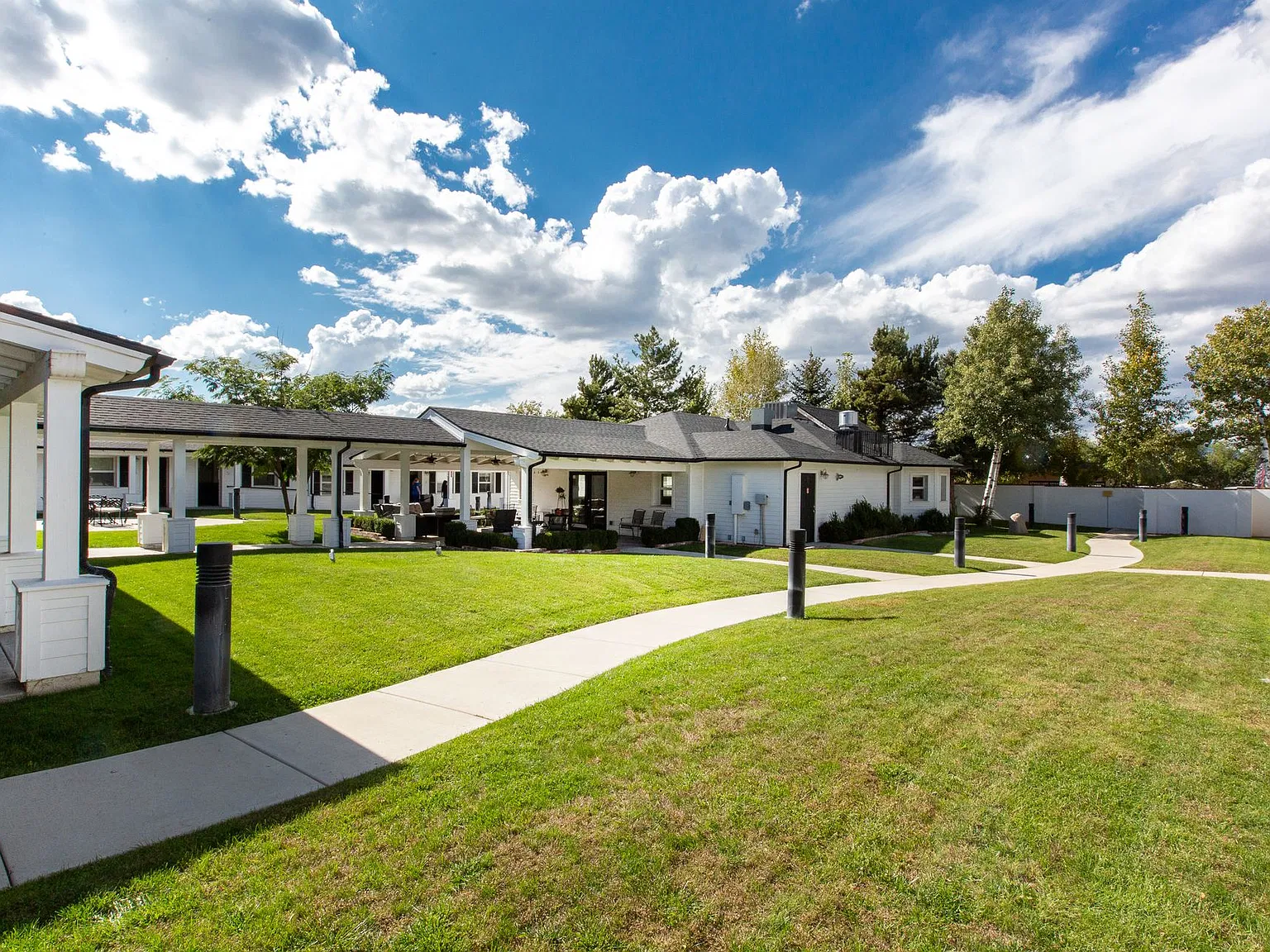 Studios for Lease Mo-Mo or 3-6 Mo with All Utilities & Wi-Fi Included — Photo 4