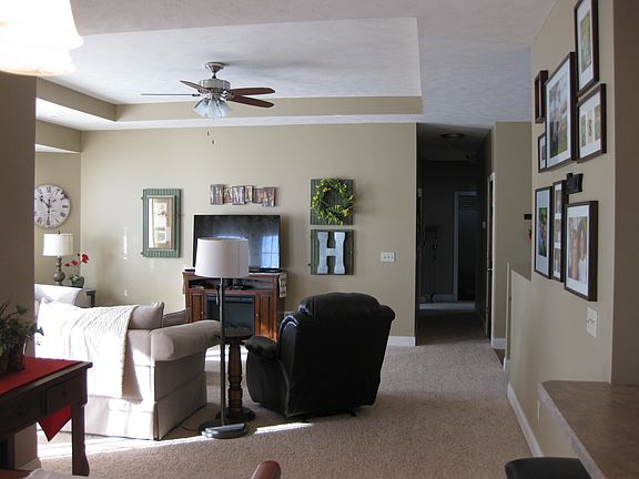 5th image of 2220 Greenway Dr