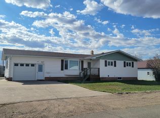 408 Cedar St NE, Herreid, SD 57632