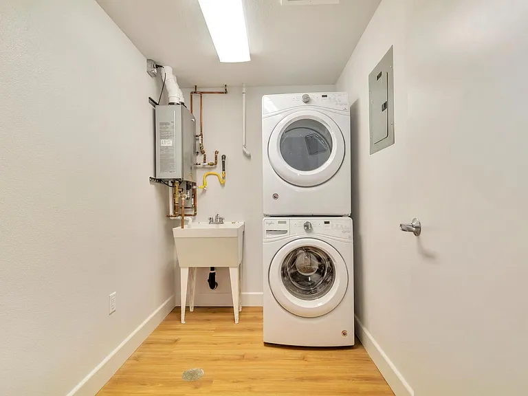 Stacked Washer/Dryer plus deep sink