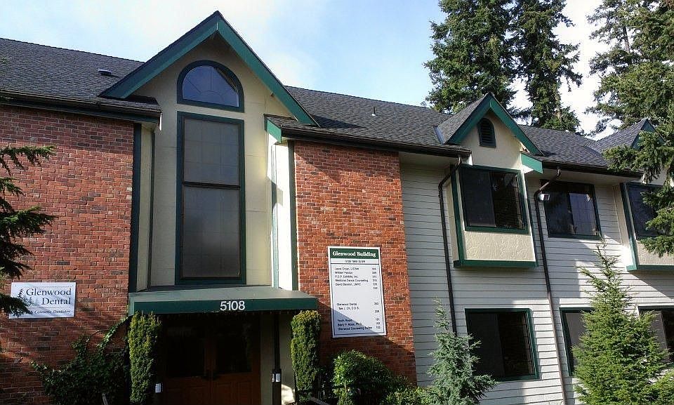 1st image of 5108 196th St SW Ste 208