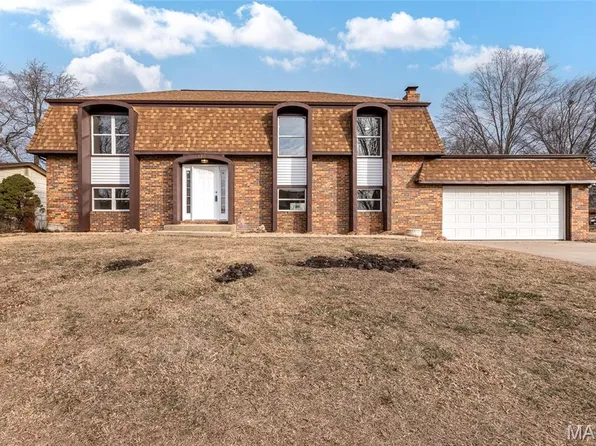 129 Toulon Ct, Fairview Heights, IL 62208