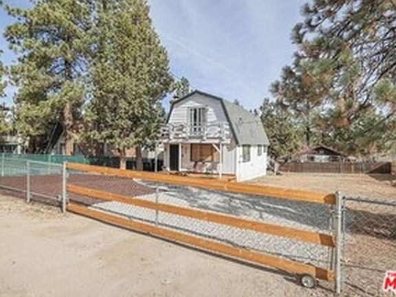 2nd image of 372 Downey Dr #1