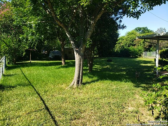 3rd image of 203 E Sunshine Dr