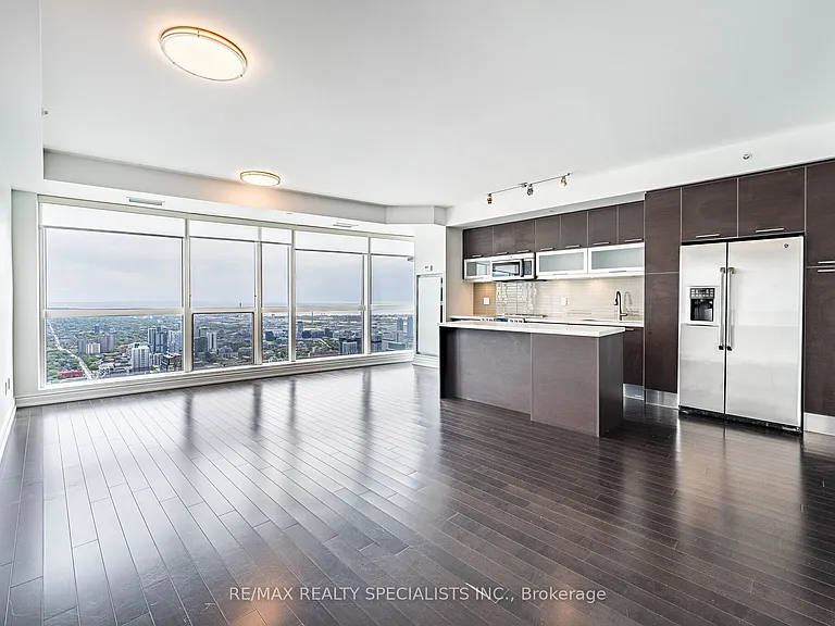 388 Yonge St #7105 — Photo 12