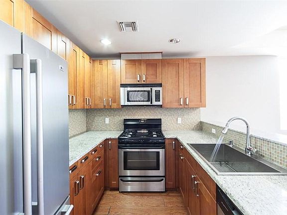 3rd image of 5303 Satsuma Ave Unit 101