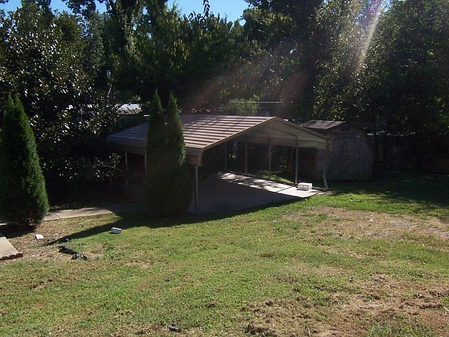 2nd image of 425 Branch St