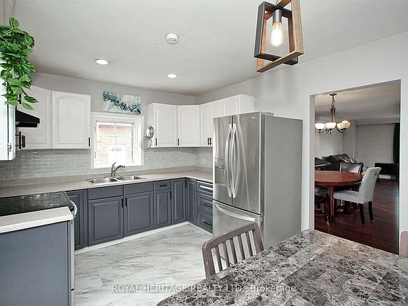 3rd image of 4 Brantwood Dr