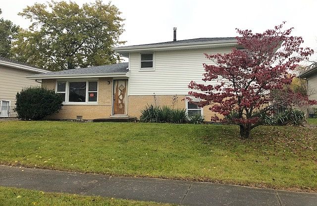 1st image of 19905 Terrace Ave