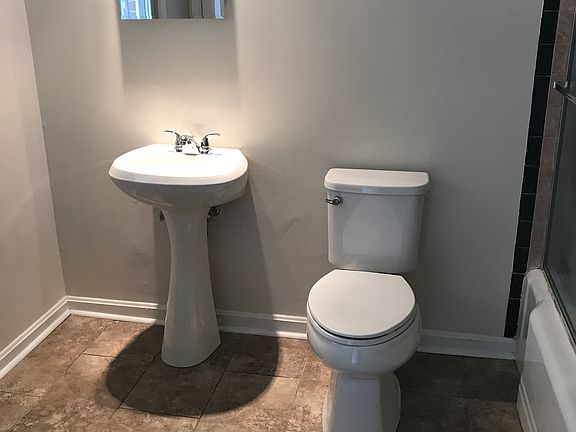 4th image of 331 Paradise Cir