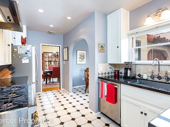 4th image of 4834 Canterbury Dr
