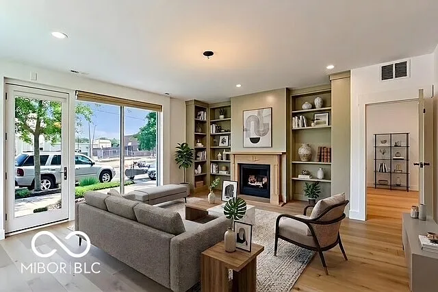 2 bed, 2.0 bath, 1862 sqft, $2,500 — Photo 3