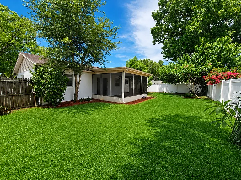 7732 Crosier Ct — Photo 14