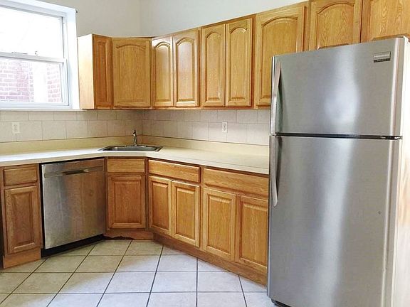 2nd image of 2211 35th St #2