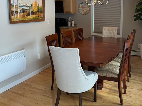 4th image of 12 Bay Village Rd