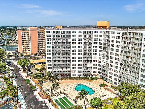 4th image of 201 N Ocean Boulevard #705