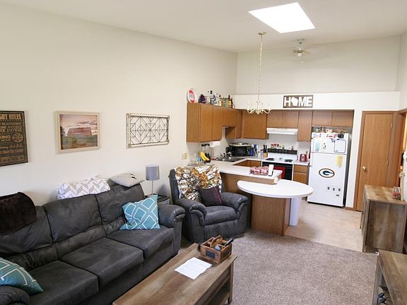 4th image of 208 Bowman Ln APT 2
