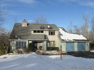 17 Tennyson Cir, New Hartford, NY 13413