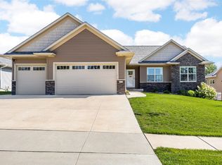 91 Arapahoe Dr, Marion, IA 52302