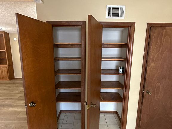 4th image of 1200 Town And Country Ln #1218