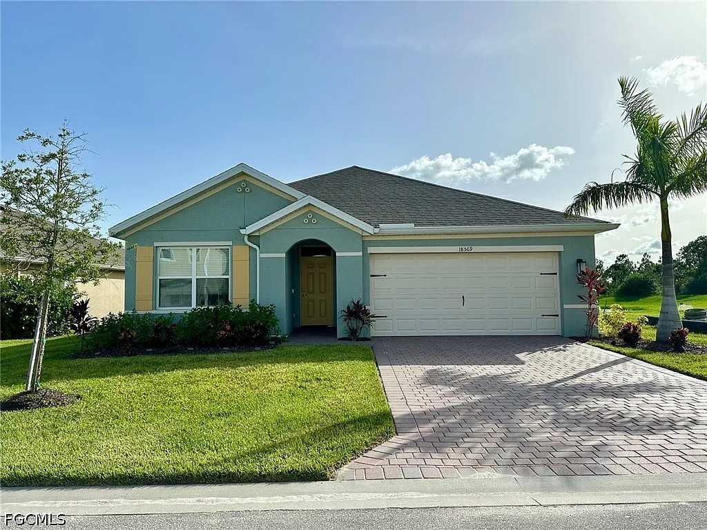 3 bed, 2.0 bath, 1671 sqft, $2,200 — Photo 1