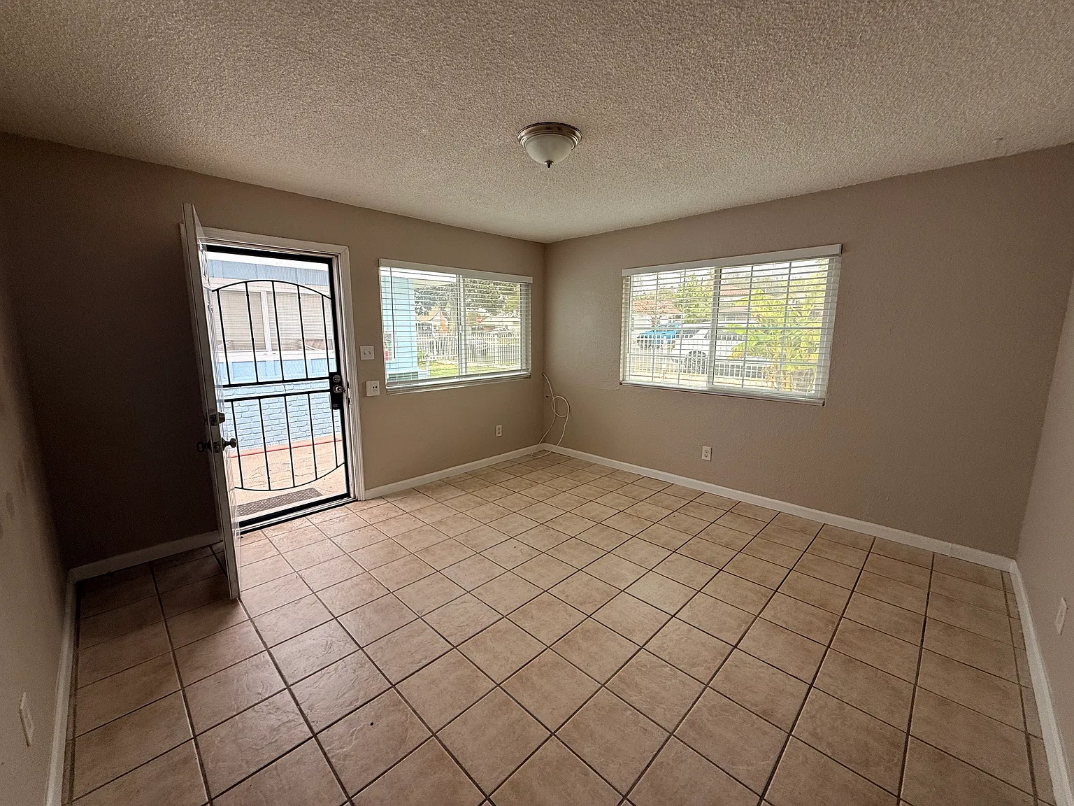 1311 Oregon St — Photo 1