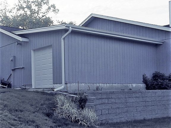 3RD GARAGE CART/MOWER