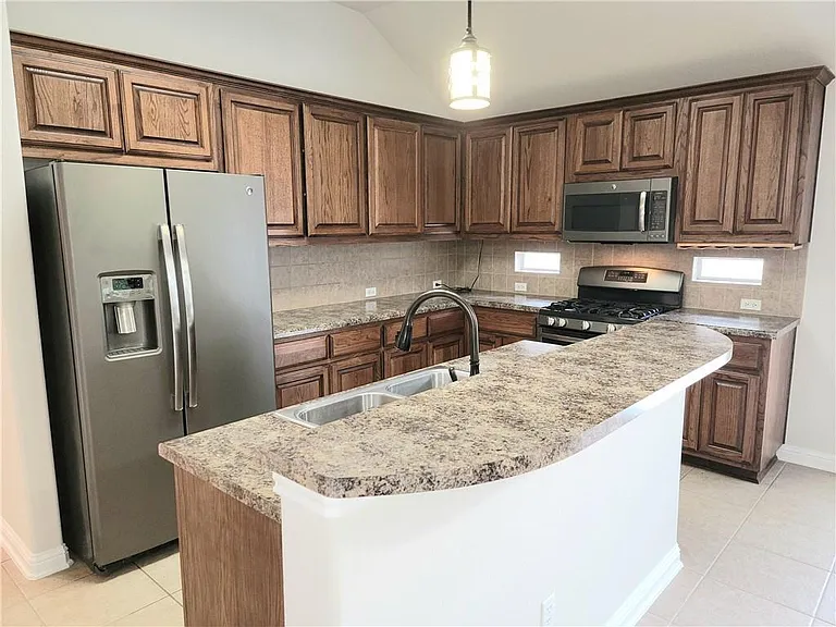 2833 Checker Dr — Photo 8