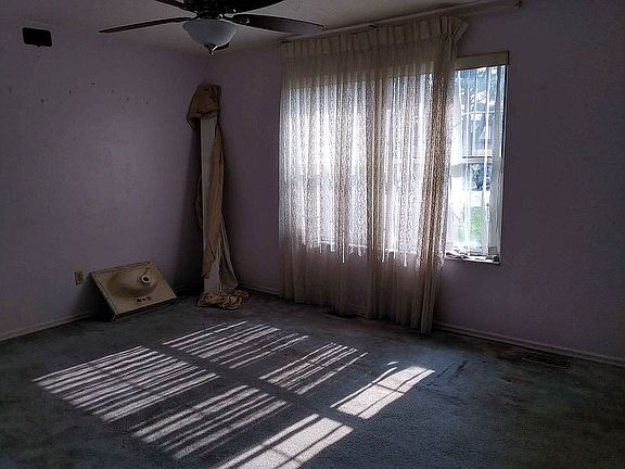 3rd image of 8761 Santa Bella Dr