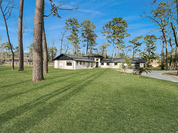 3rd image of 1601 Sycamore Lane