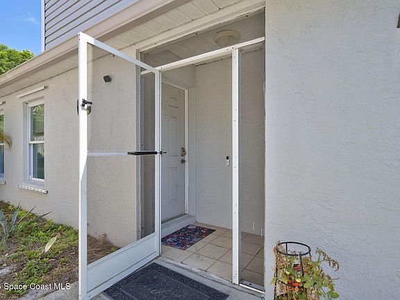 2nd image of 3039 Dunhill Dr