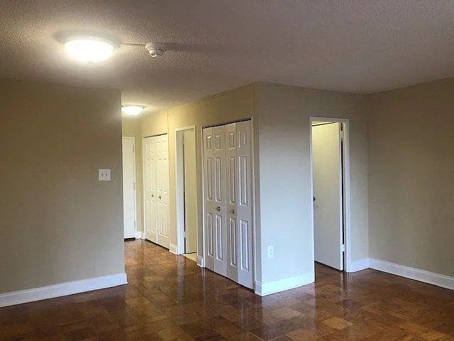 Calvert House Apartments — Photo 40