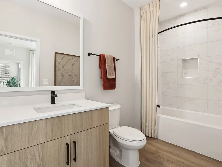 The Harlow — Photo 9