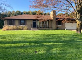 1862 Oak Ave, New Era, MI 49446