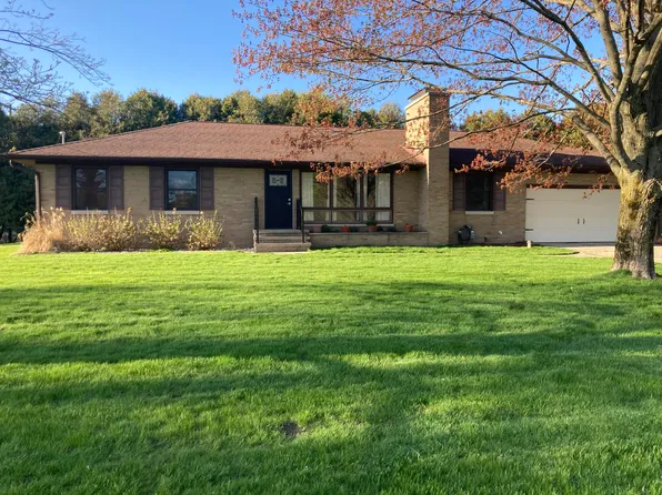 1862 Oak Ave, New Era, MI 49446