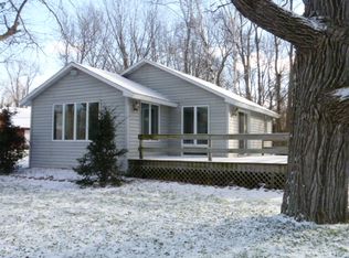 E8358 Shaw Rd, New London, WI 54961