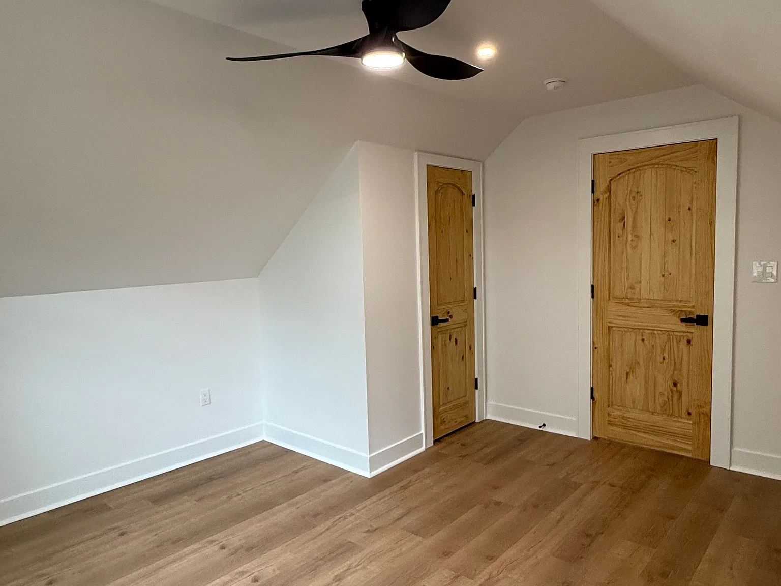 1 bed, 850 sqft, $1,050 — Photo 3
