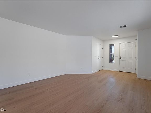 5th image of 7890 Snow Angel St