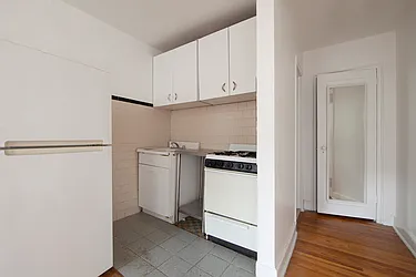 Rented by R New York