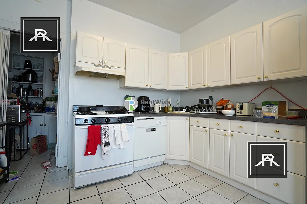 Building Photo - 74 Gardner St #D6